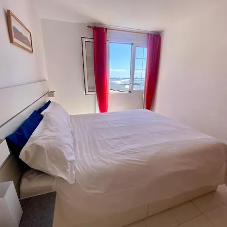 Casa Del Mar, Sunny Ocean View Right At The Beach! Holiday home