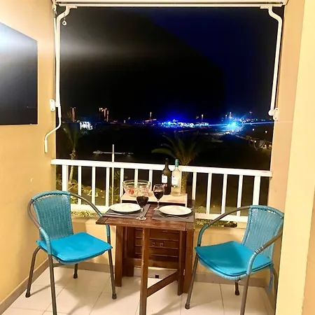 Holiday home Casa Del Mar, Sunny Ocean View Right At The Beach!