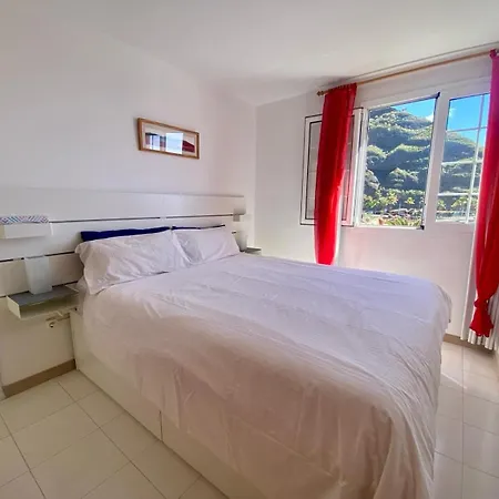 Casa Del Mar, Sunny Ocean View Right At The Beach! Holiday home