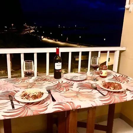Casa Del Mar, Sunny Ocean View Right At The Beach!
