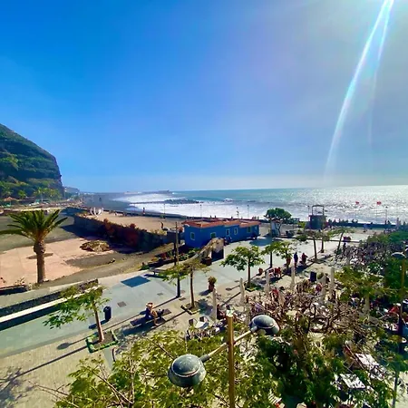Casa Del Mar, Sunny Ocean View Right At The Beach! Holiday home Los Llanos De Aridane