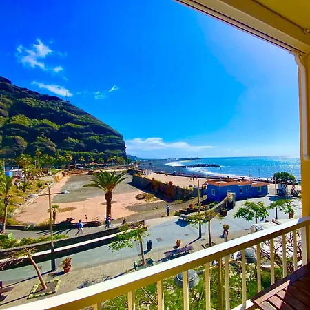 Holiday home Casa Del Mar, Sunny Ocean View Right At The Beach!